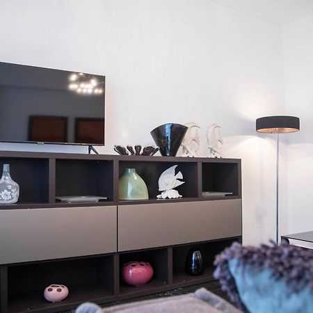 Konstantinos Stylish Brand New Apt In The Heart Of Athena Bagian luar foto