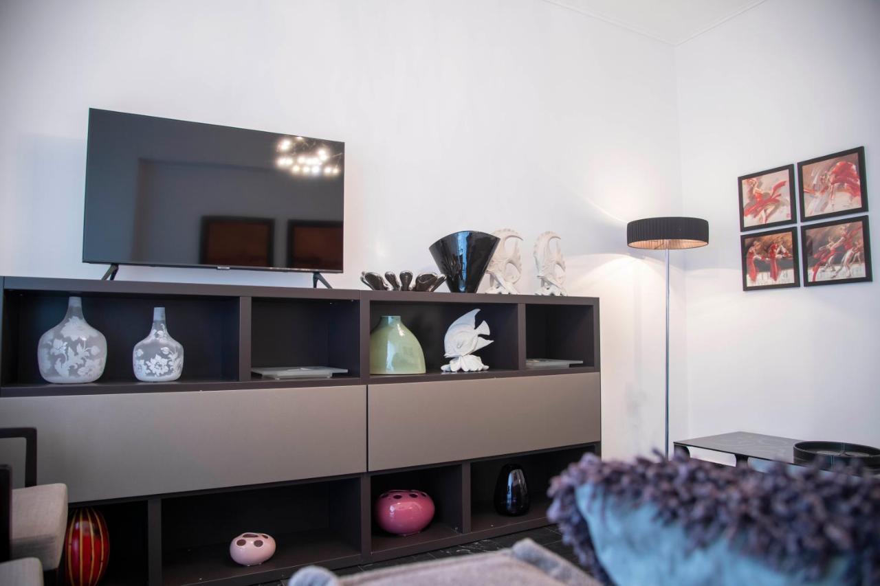 Konstantinos Stylish Brand New Apt In The Heart Of Athena Bagian luar foto
