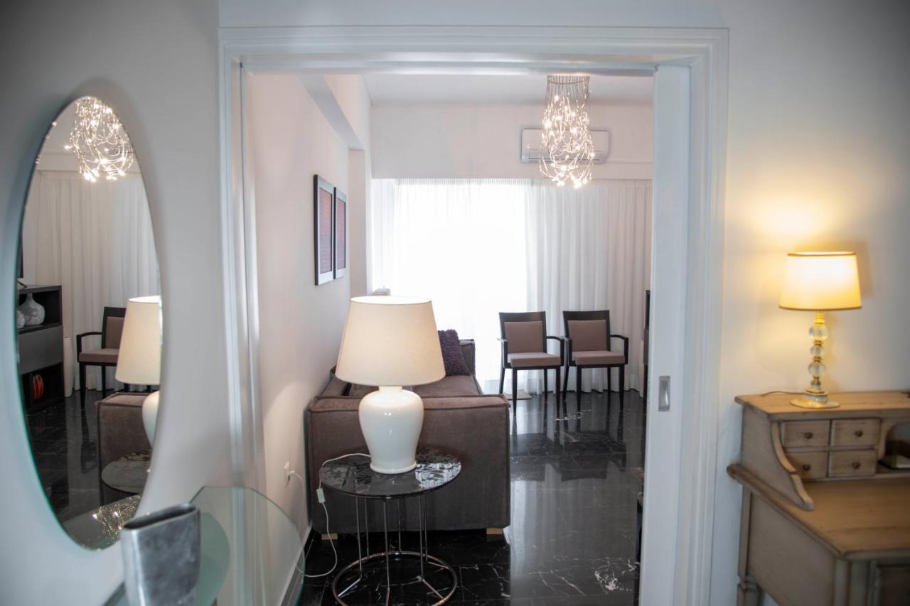 Konstantinos Stylish Brand New Apt In The Heart Of Athena Bagian luar foto