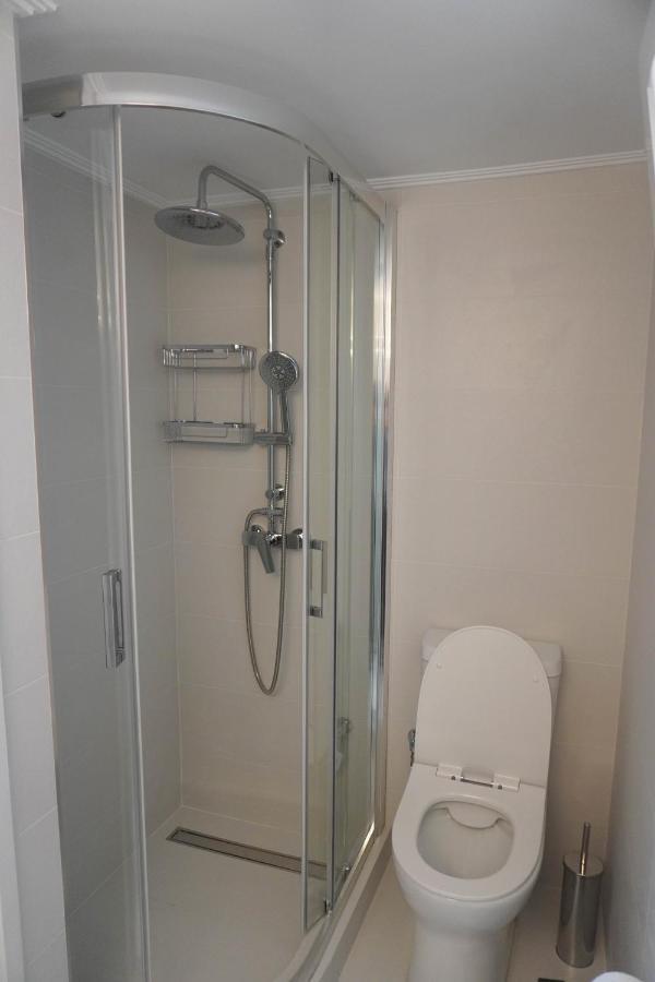 Konstantinos Stylish Brand New Apt In The Heart Of Athena Bagian luar foto